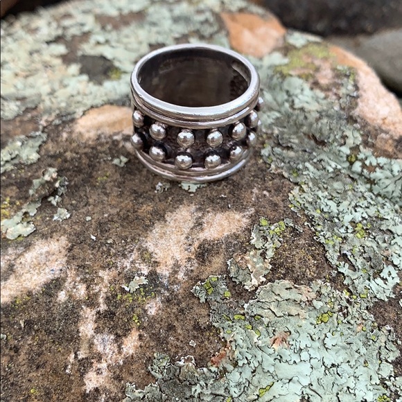 Ring - Picture 4 of 5